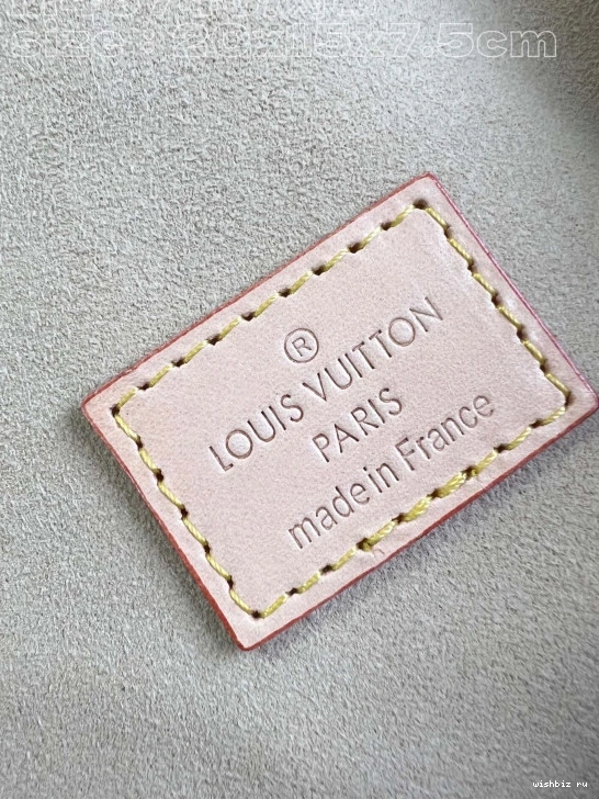 WIS Saumur VUITTON LOUIS BB 1203